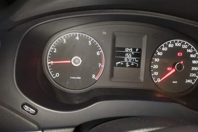 Used Volkswagen Sagitar 2012 1.6L Automatic Comfort Edition Odometer Close Up