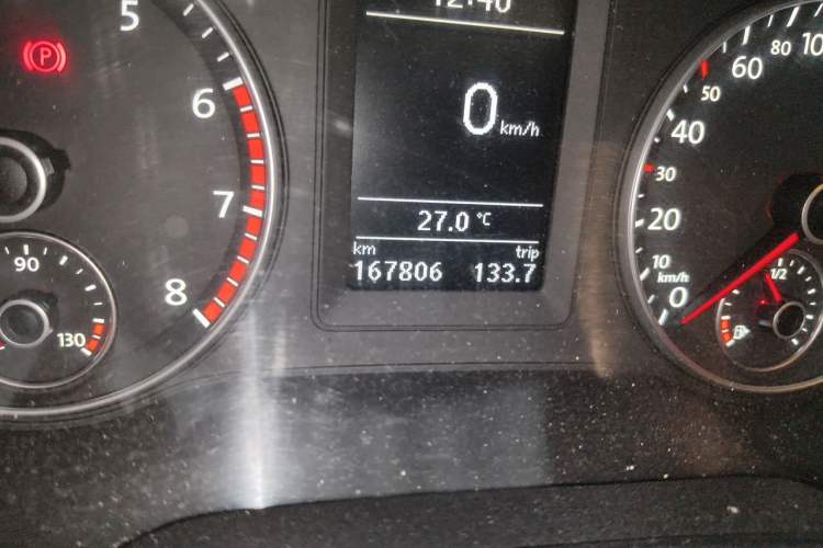 Used Volkswagen Sagitar 2012 1.4TSI Manual Luxury Model Odometer Close Up