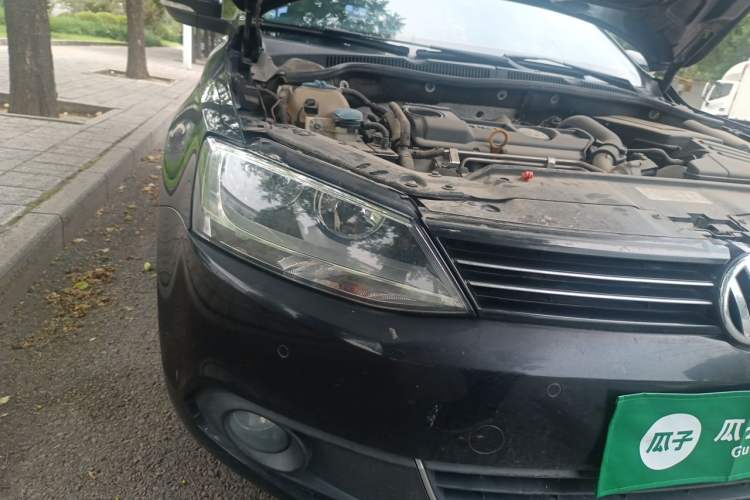 Used Volkswagen Sagitar 2012 1.4TSI Automatic Luxury Edition Right Front Headlight