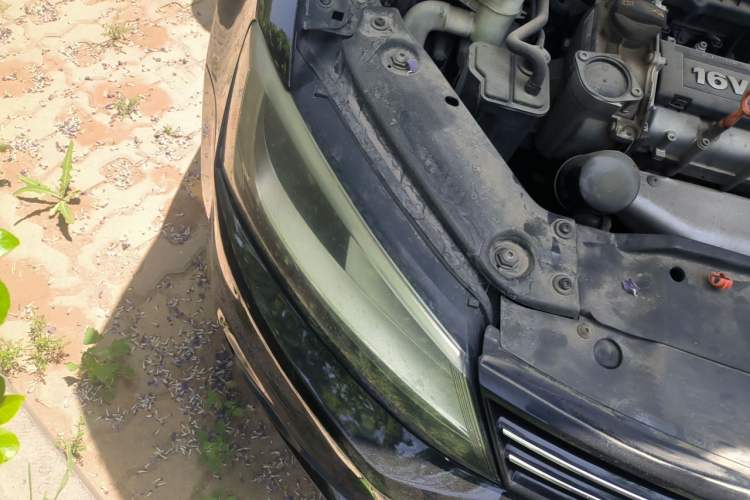 Used Volkswagen Sagitar 2012 1.6L Automatic Comfort Edition Right Front Headlight