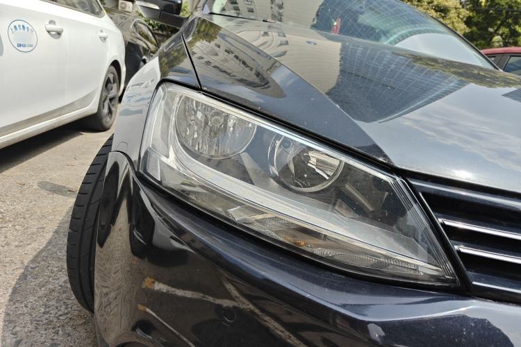 Used Volkswagen Sagitar 2012 1.8TSI Automatic Flagship Edition Right Front Headlight