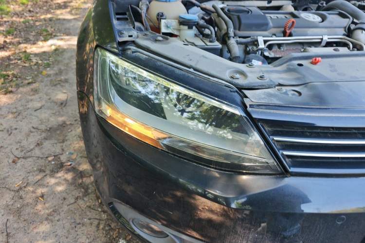 Used Volkswagen Sagitar 2012 1.4TSI Manual Luxury Model Right Front Headlight