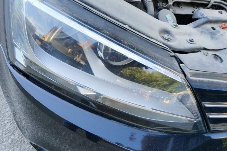 Used Volkswagen Sagitar 2012 1.4TSI Manual Luxury Model Right Front Headlight