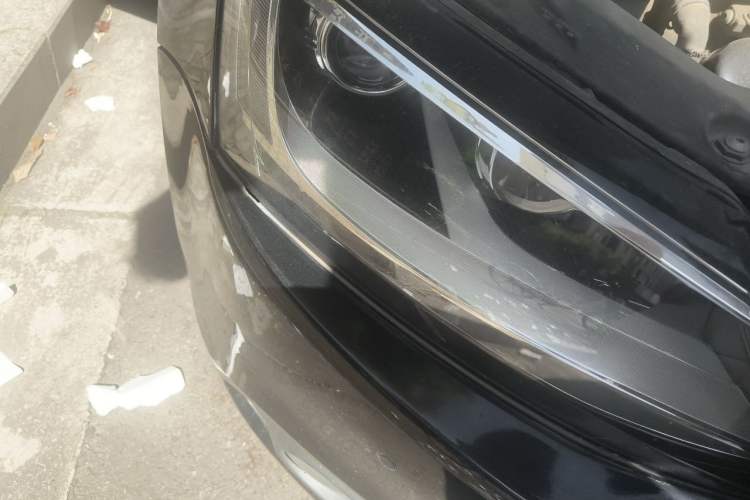 Used Volkswagen Sagitar 2012 1.4TSI Manual Luxury Model Right Front Headlight