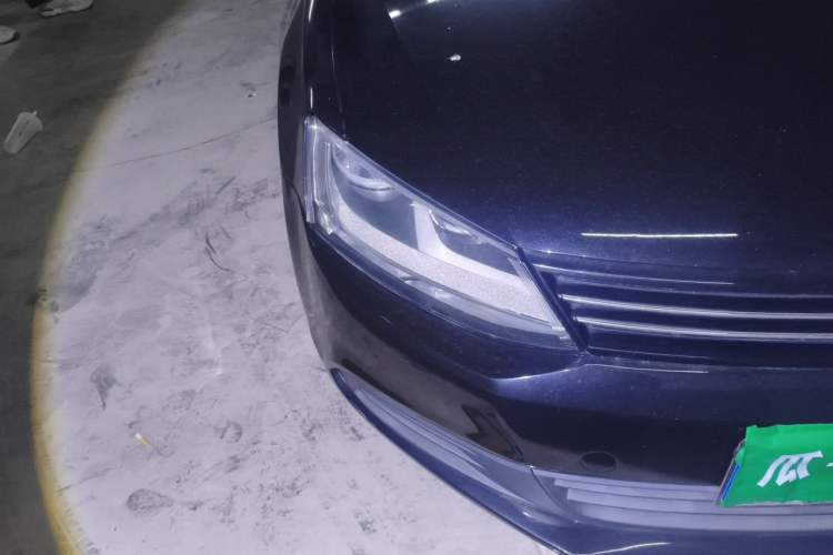 Used Volkswagen Sagitar 2012 1.6L Automatic Fashion Edition Right Front Headlight