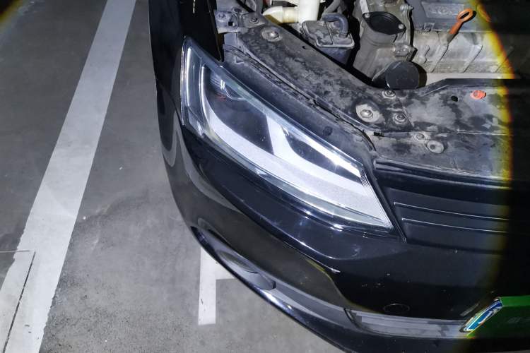 Used Volkswagen Sagitar 2012 1.6L Automatic Comfort Edition Right Front Headlight