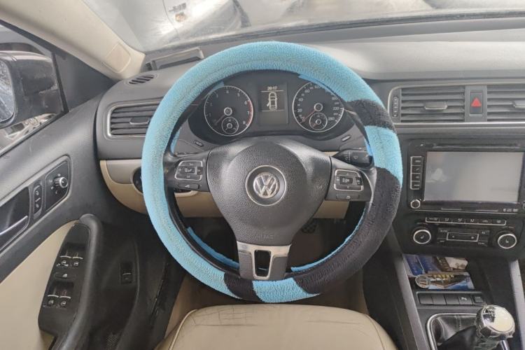 Used Volkswagen Sagitar 2012 1.4TSI Manual Luxury Model Steering Wheel