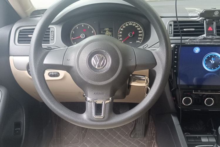 Used Volkswagen Sagitar 2012 1.6L Manual Comfort Model Steering Wheel