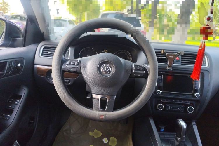 Used Volkswagen Sagitar 2012 1.4TSI Automatic Flagship Edition Steering Wheel