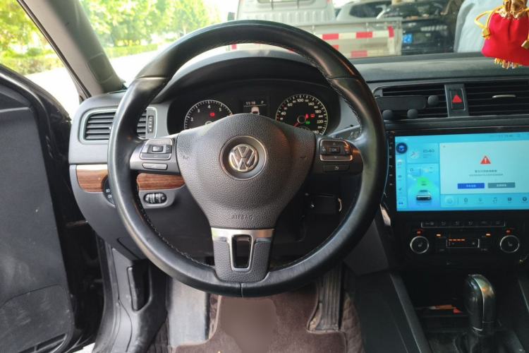 Used Volkswagen Sagitar 2012 1.8TSI Automatic Flagship Edition Steering Wheel
