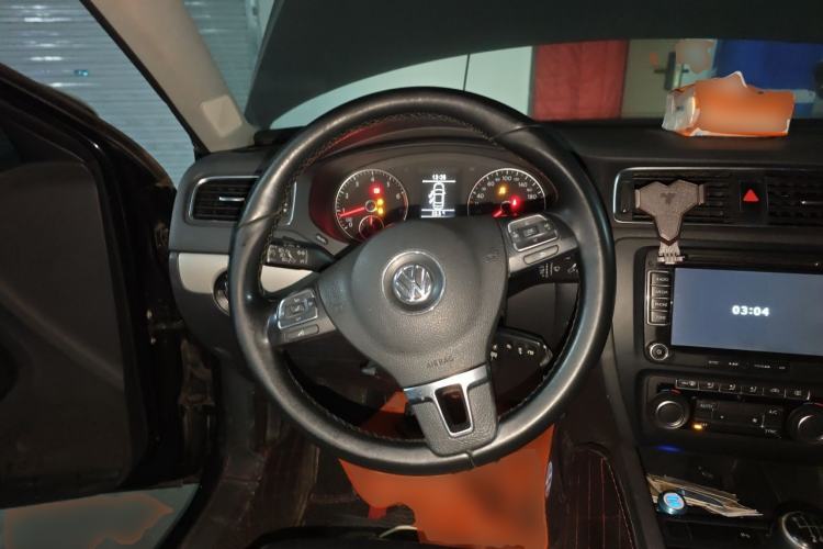 Used Volkswagen Sagitar 2012 1.4TSI Manual Luxury Model Steering Wheel