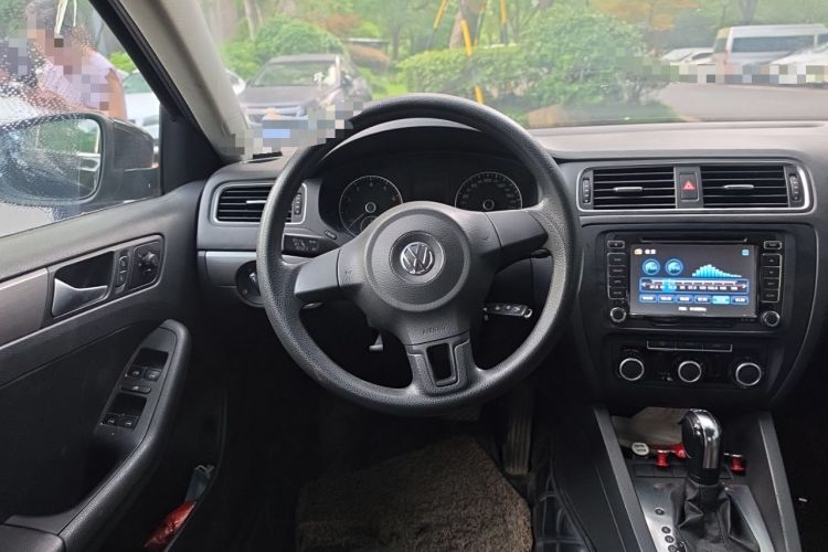 Used Volkswagen Sagitar 2012 1.4TSI Automatic Fashion Edition Steering Wheel