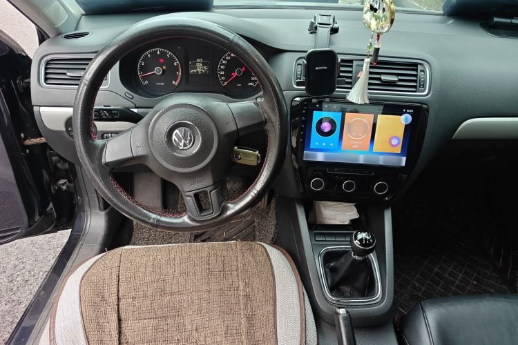 Used Volkswagen Sagitar 2012 1.6L Manual Comfort Model Steering Wheel