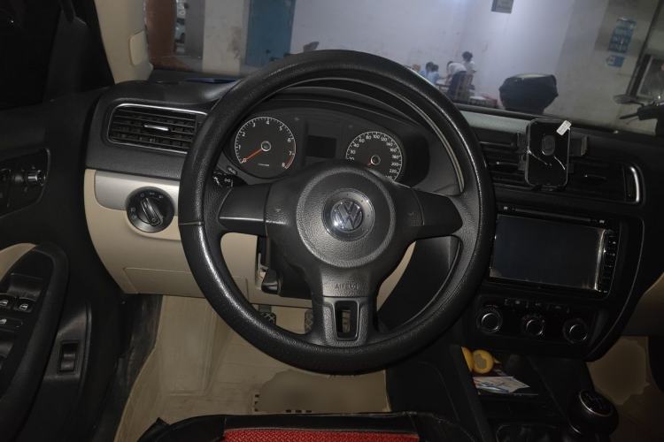 Used Volkswagen Sagitar 2012 1.6L Manual Comfort Model Steering Wheel