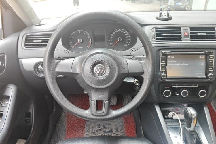 Used Volkswagen Sagitar 2012 1.6L Automatic Comfort Edition Steering Wheel