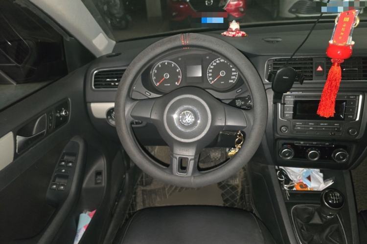 Used Volkswagen Sagitar 2012 1.6L Manual Comfort Model Steering Wheel