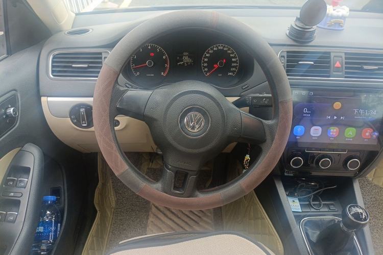 Used Volkswagen Sagitar 2012 1.6L Manual Comfort Model Steering Wheel