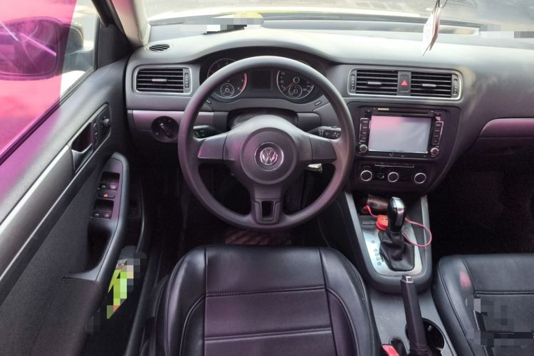 Used Volkswagen Sagitar 2012 1.4TSI Automatic Fashion Edition Steering Wheel