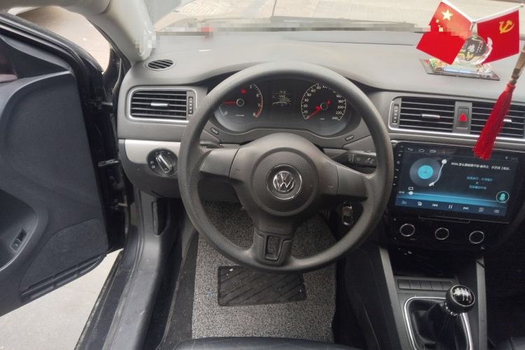 Used Volkswagen Sagitar 2012 1.6L Manual Comfort Model Steering Wheel