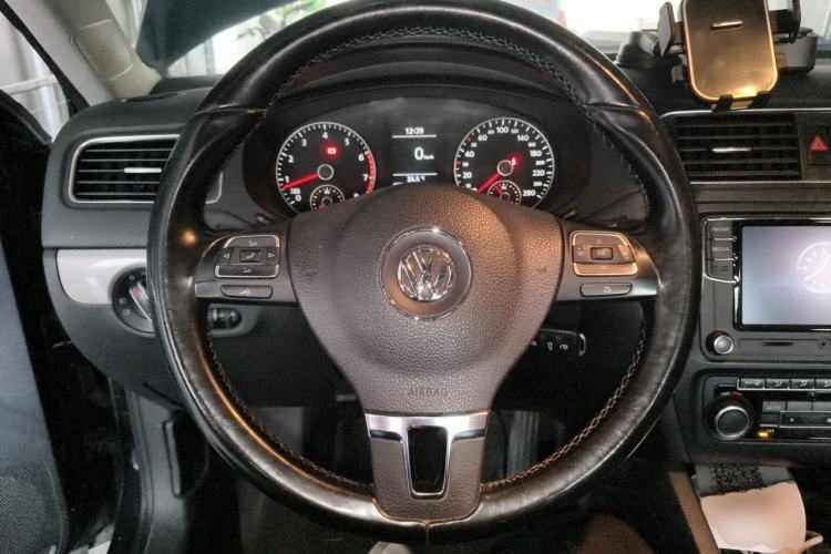 Used Volkswagen Sagitar 2012 1.4TSI Manual Luxury Model Steering Wheel
