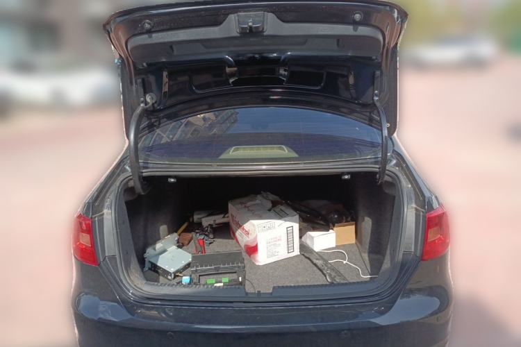 Used Volkswagen Sagitar 2012 1.6L Manual Comfort Model Trunk