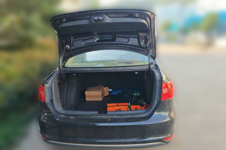 Used Volkswagen Sagitar 2012 1.6L Automatic Comfort Edition Trunk