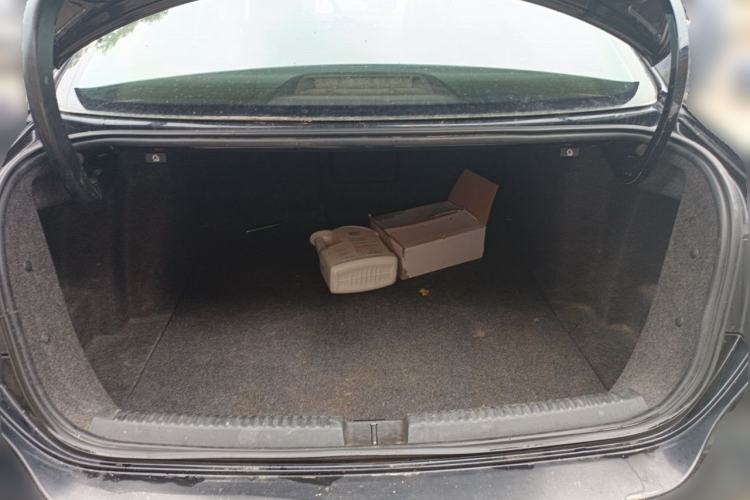 Used Volkswagen Sagitar 2012 1.6L Manual Comfort Model Trunk