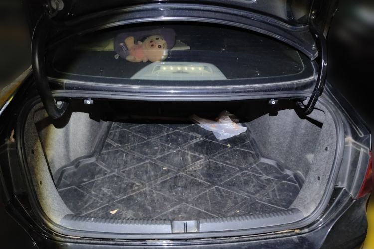 Used Volkswagen Sagitar 2012 1.6L Automatic Fashion Edition Trunk