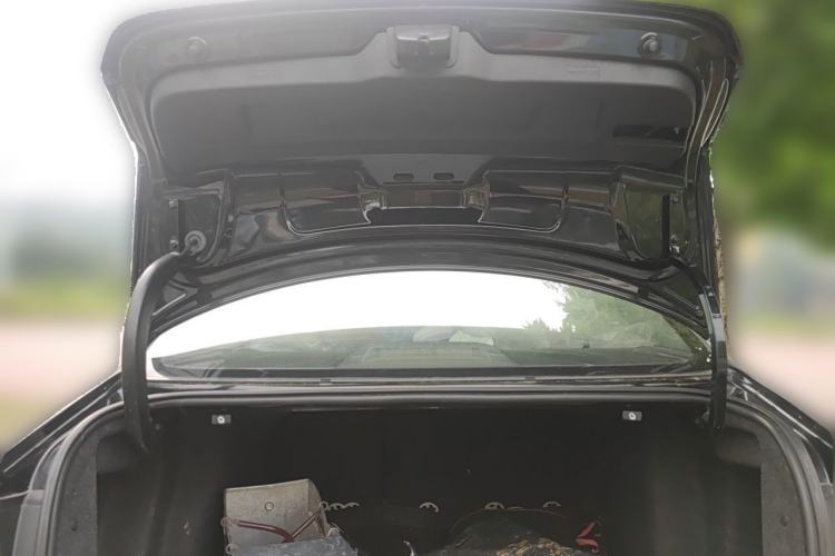 Used Volkswagen Sagitar 2012 1.6L Automatic Fashion Edition Trunk