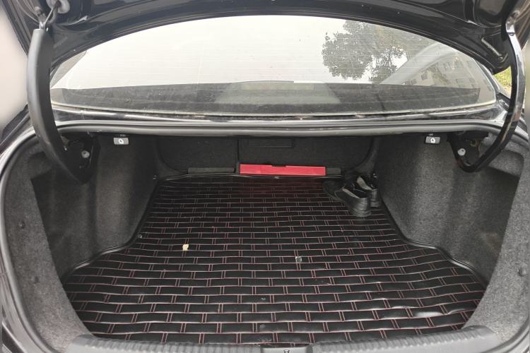 Used Volkswagen Sagitar 2012 1.6L Manual Comfort Model Trunk