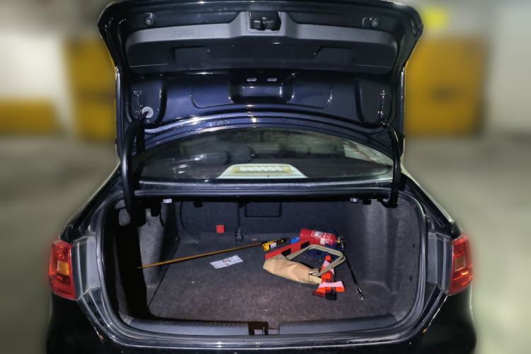 Used Volkswagen Sagitar 2012 1.6L Automatic Comfort Edition Trunk