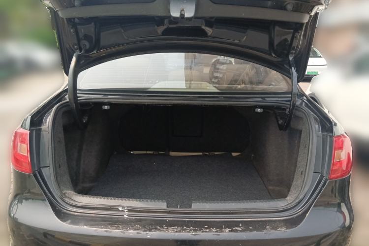 Used Volkswagen Sagitar 2012 1.6L Manual Comfort Model Trunk