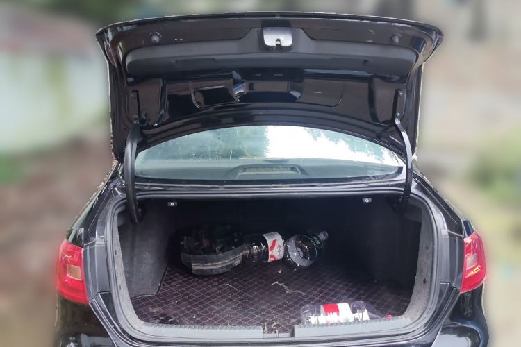 Used Volkswagen Sagitar 2012 1.6L Manual Comfort Model Trunk