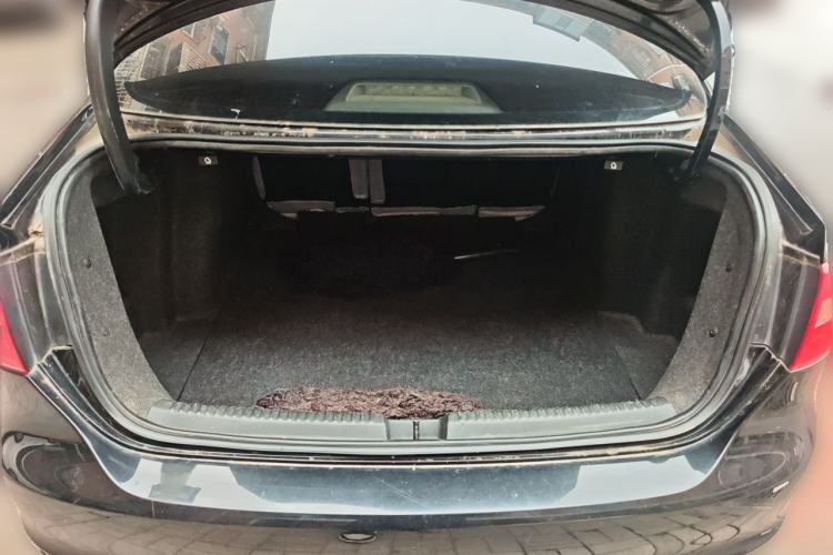 Used Volkswagen Sagitar 2012 1.6L Manual Comfort Model Trunk