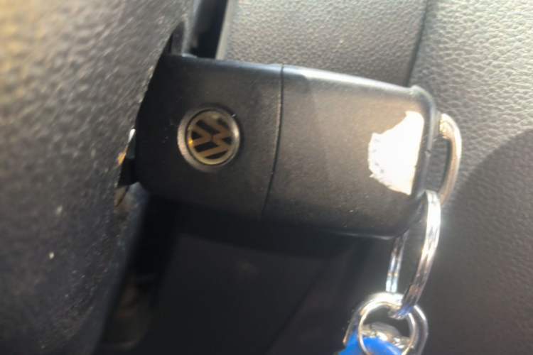 Used Volkswagen Sagitar 2012 1.6L Automatic Comfort Edition Vehicle Key