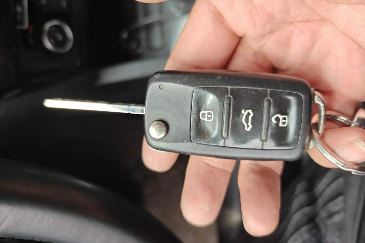 Used Volkswagen Sagitar 2012 1.8TSI Automatic Flagship Edition Vehicle Key
