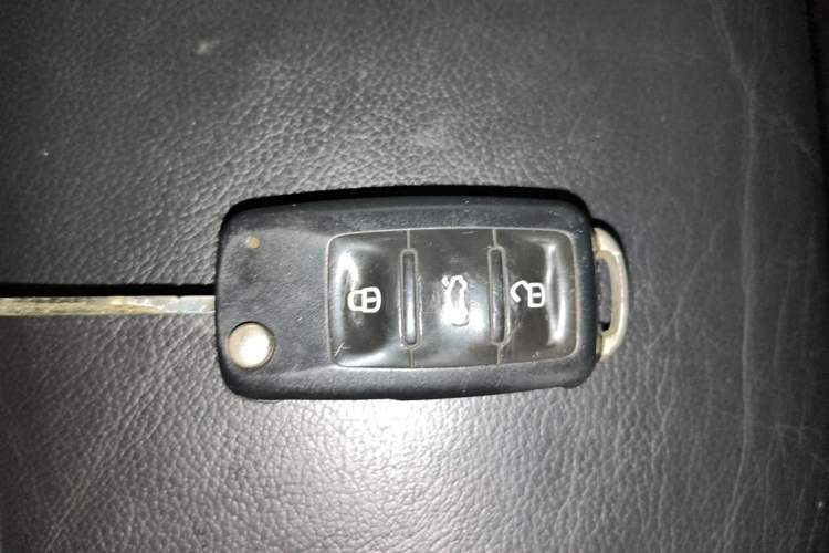 Used Volkswagen Sagitar 2012 1.6L Manual Comfort Model Vehicle Key