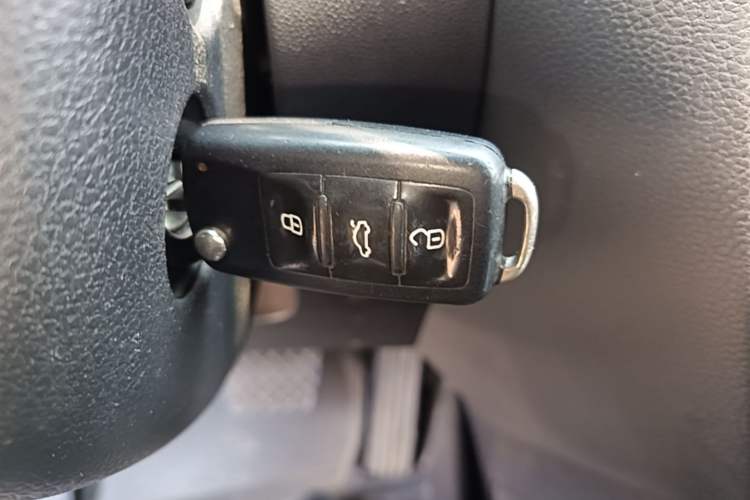Used Volkswagen Sagitar 2012 1.4TSI Automatic Luxury Edition Vehicle Key