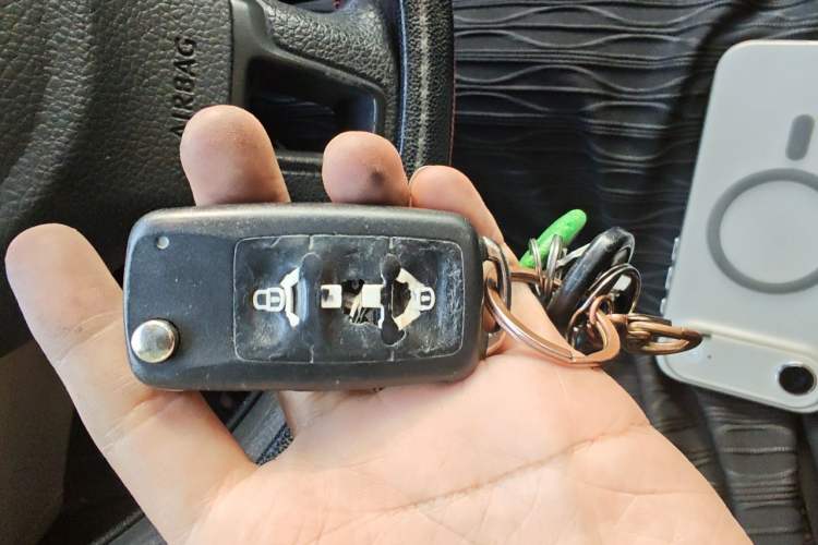 Used Volkswagen Sagitar 2012 1.6L Automatic Comfort Edition Vehicle Key