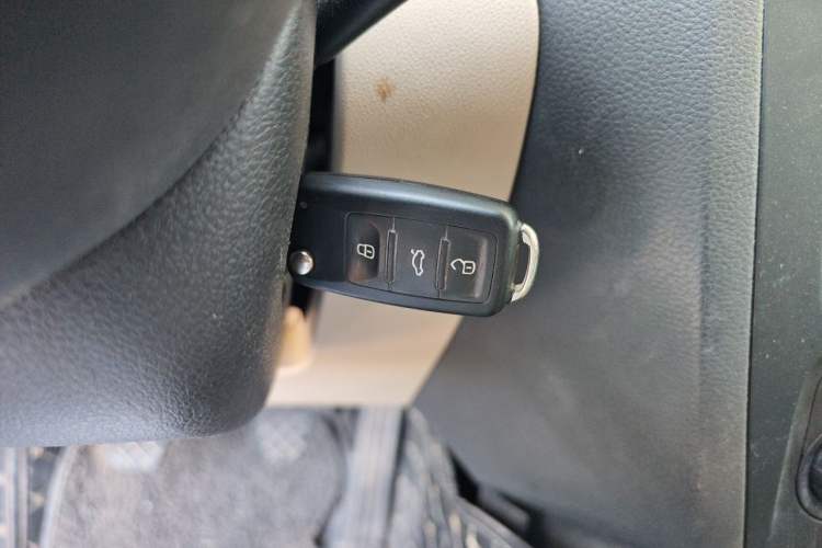 Used Volkswagen Sagitar 2012 1.4TSI Manual Luxury Model Vehicle Key