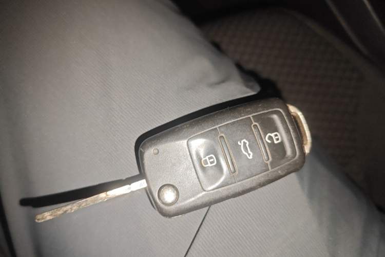 Used Volkswagen Sagitar 2012 1.4TSI Automatic Fashion Edition Vehicle Key