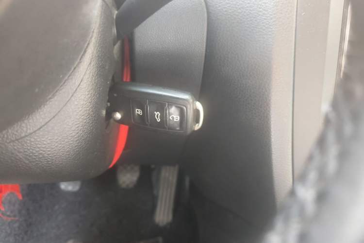 Used Volkswagen Sagitar 2012 1.4TSI Manual Luxury Model Vehicle Key