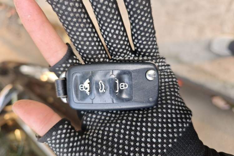 Used Volkswagen Sagitar 2012 1.6L Manual Comfort Model Vehicle Key