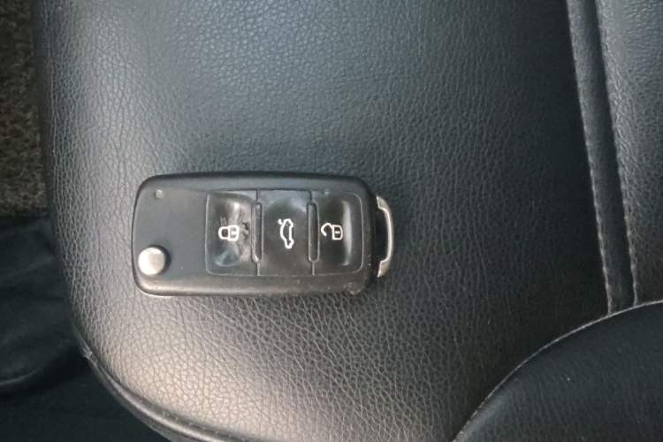 Used Volkswagen Sagitar 2012 1.4TSI Automatic Fashion Edition Vehicle Key