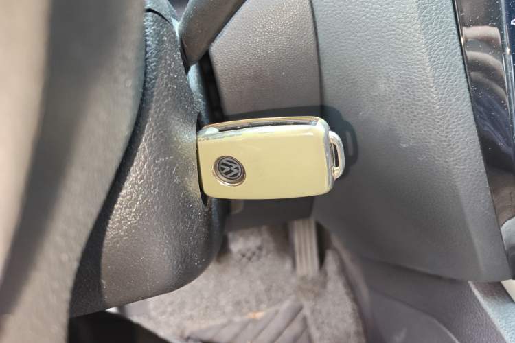 Used Volkswagen Sagitar 2012 1.6L Manual Comfort Model Vehicle Key