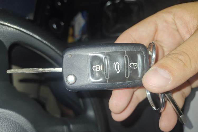 Used Volkswagen Sagitar 2012 1.6L Manual Comfort Model Vehicle Key