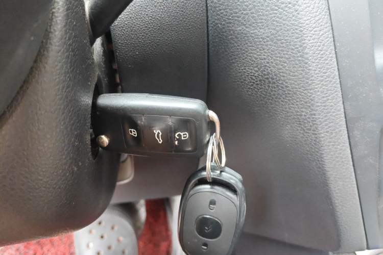 Used Volkswagen Sagitar 2012 1.6L Automatic Comfort Edition Vehicle Key