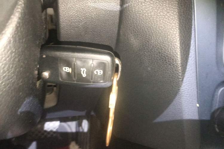 Used Volkswagen Sagitar 2012 1.6L Automatic Fashion Edition Vehicle Key