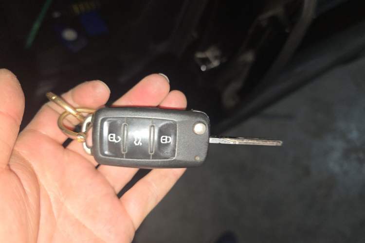 Used Volkswagen Sagitar 2012 1.6L Manual Comfort Model Vehicle Key