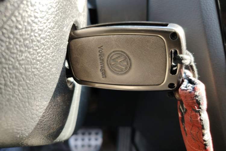 Used Volkswagen Sagitar 2012 1.6L Automatic Comfort Edition Vehicle Key